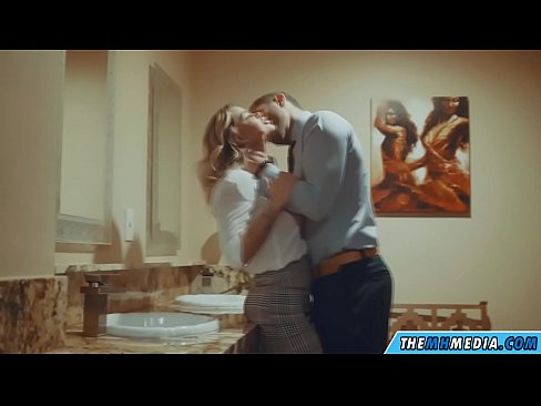 ❤️ Cum busty flava seducit in latrinae publicae Homemade porn  apud nos